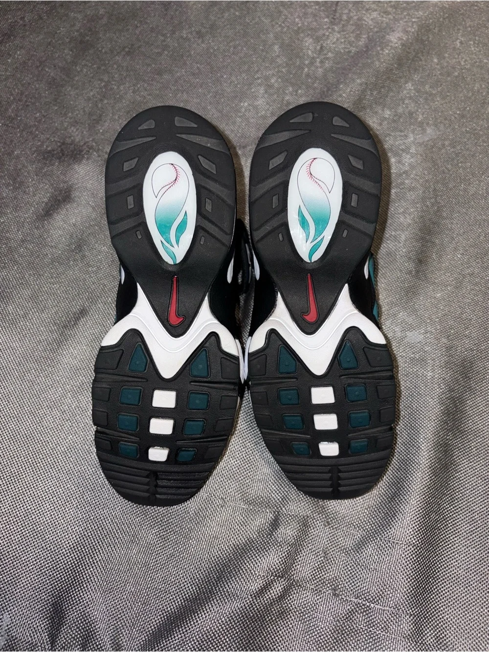 Nike Air Griffey Max 1 size 4Y